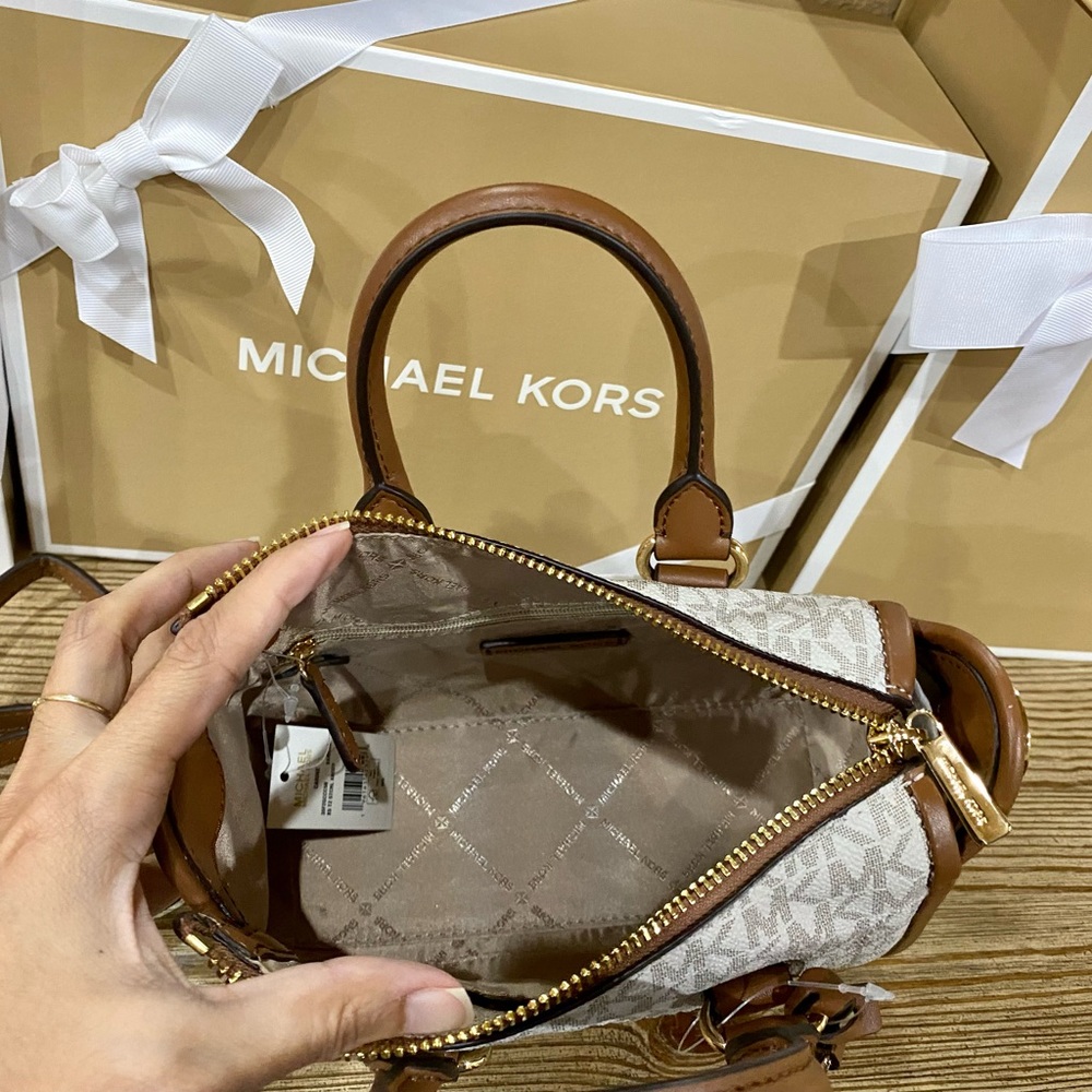 NWT Michael Kors Crossbody Small Handbag Vanilla and Brown - Picture 7 of 9